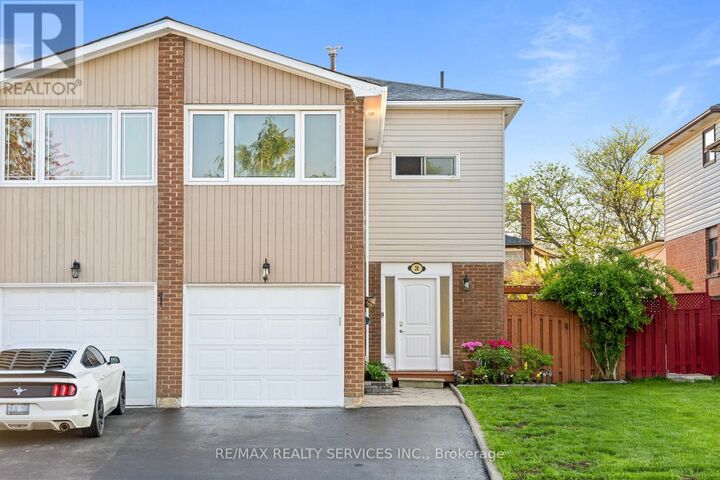 Property Photo:  28 Kingswood Drive  ON L6V 2T6 