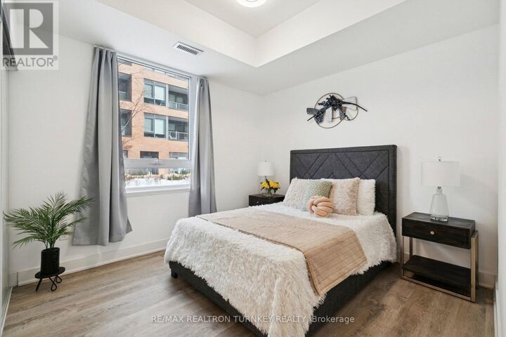 Property Photo:  185 Deerfield Road 018  ON L3Y 0G7 