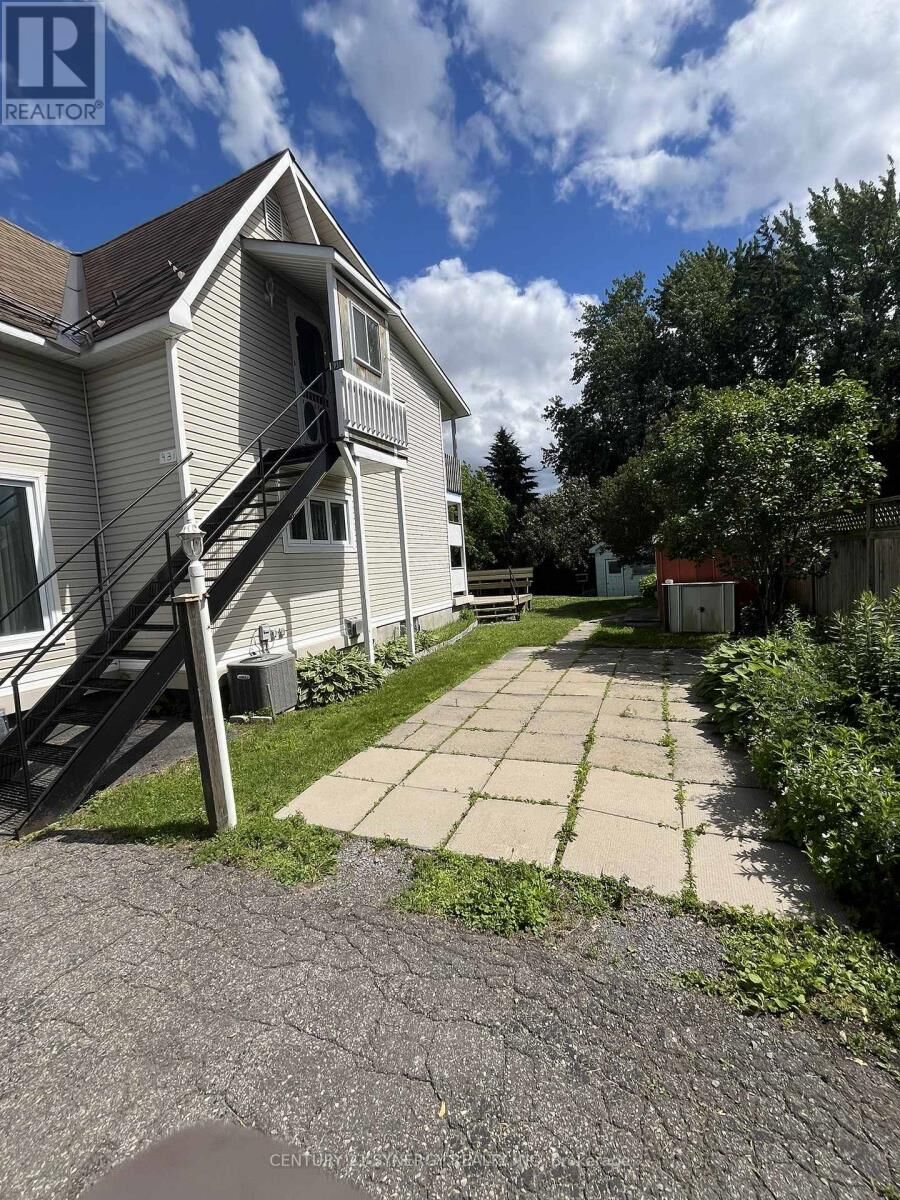 Property Photo: 931 Laurier Street ON K4K 1G4