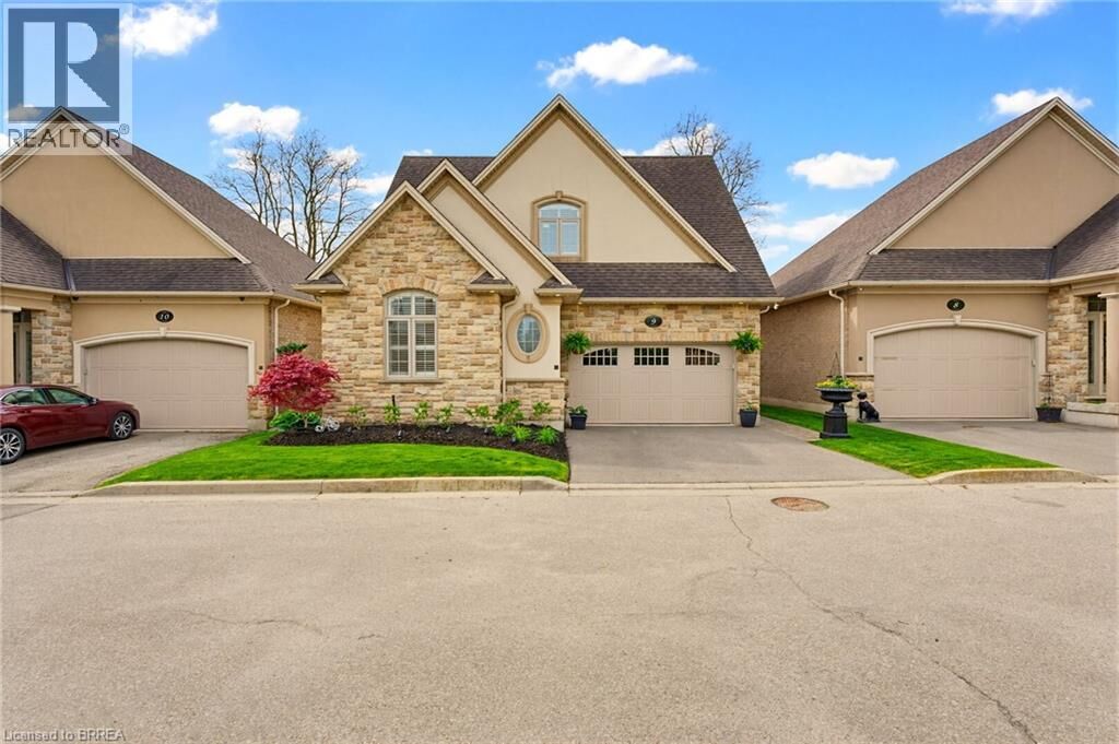 Property Photo:  68 Fairview Drive 9  ON N3R 2W9 