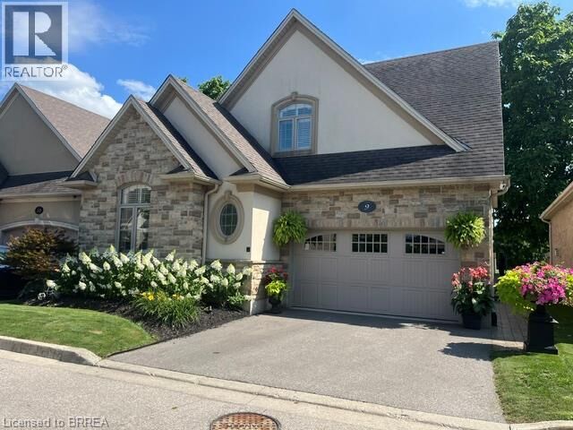 Photo de la propriété:  68 Fairview Drive 9  ON N3R 2W9 