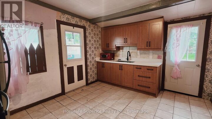 Property Photo:  199 Front Street North  ON K0L 1L0 