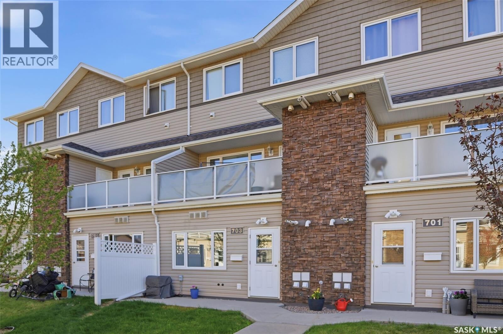 Property Photo: 703 1022 Hampton Circle SK S7R 0K3