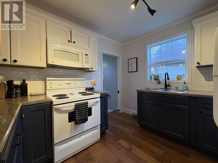 Photo de la propriété: 408 Third St E ON P9A 1R3