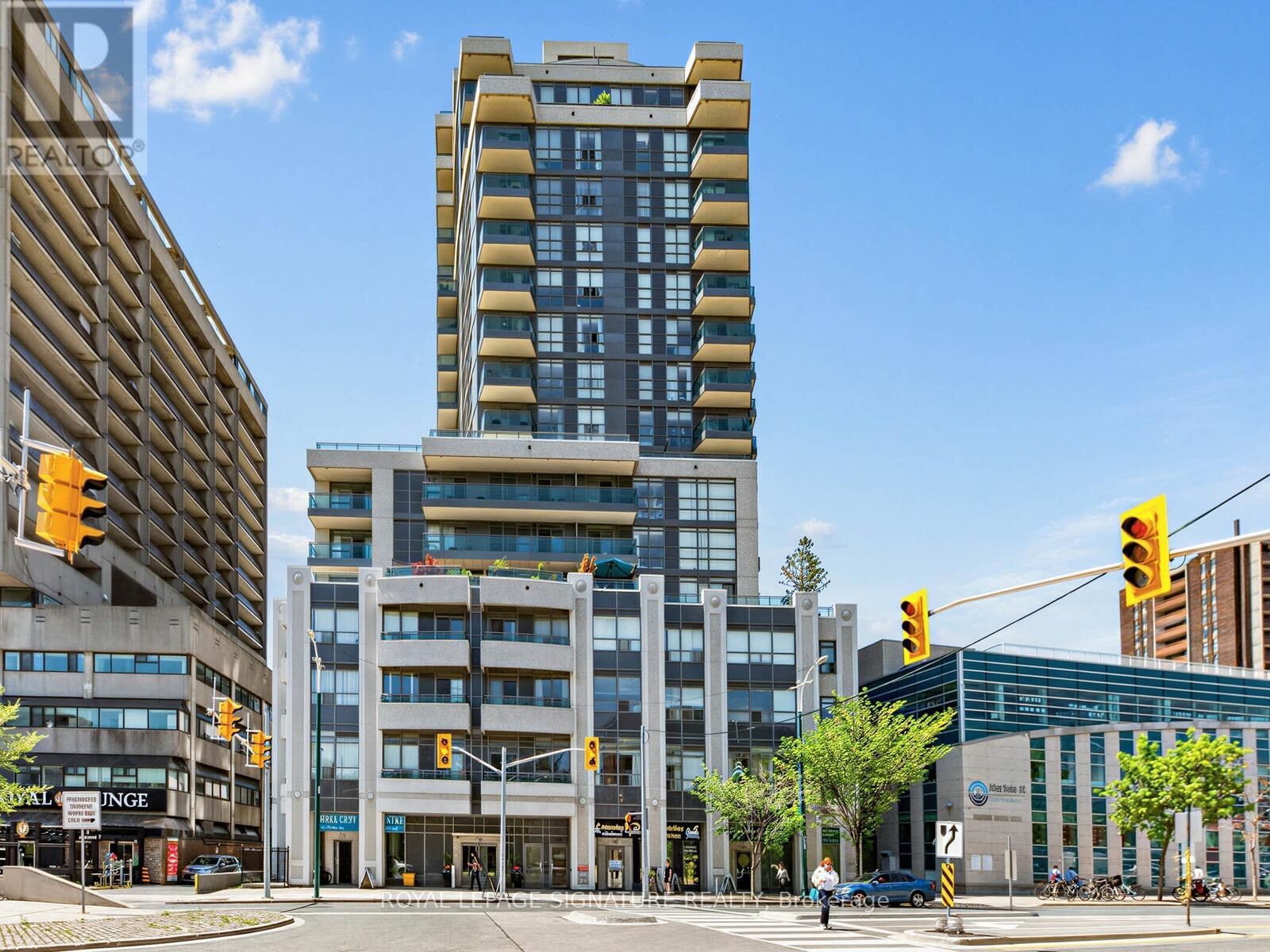 Property Photo:  736 Spadina Avenue 409  ON M5S 2J6 