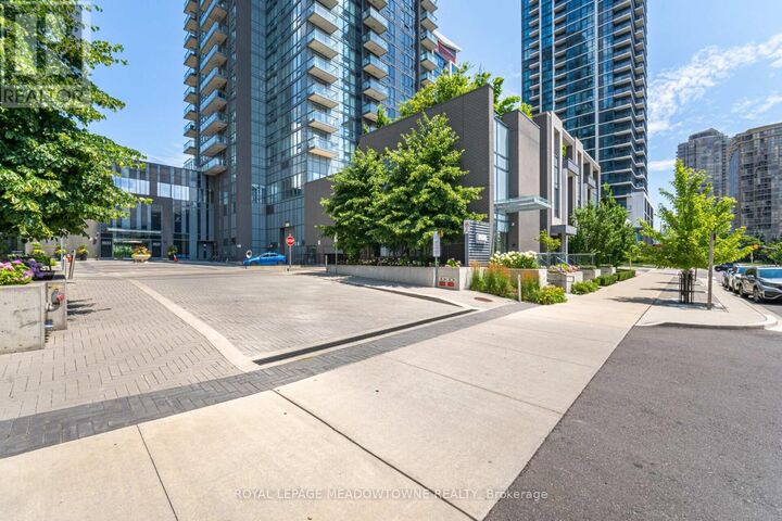 Property Photo: 5025 Four Springs Avenue 1809 ON L5R 0G5