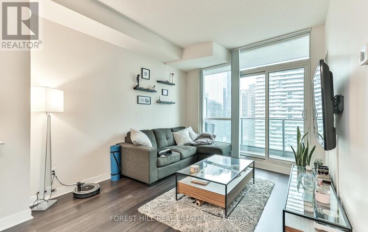 Property Photo:  33 Bay Street 2102  ON M5J 2Z3 