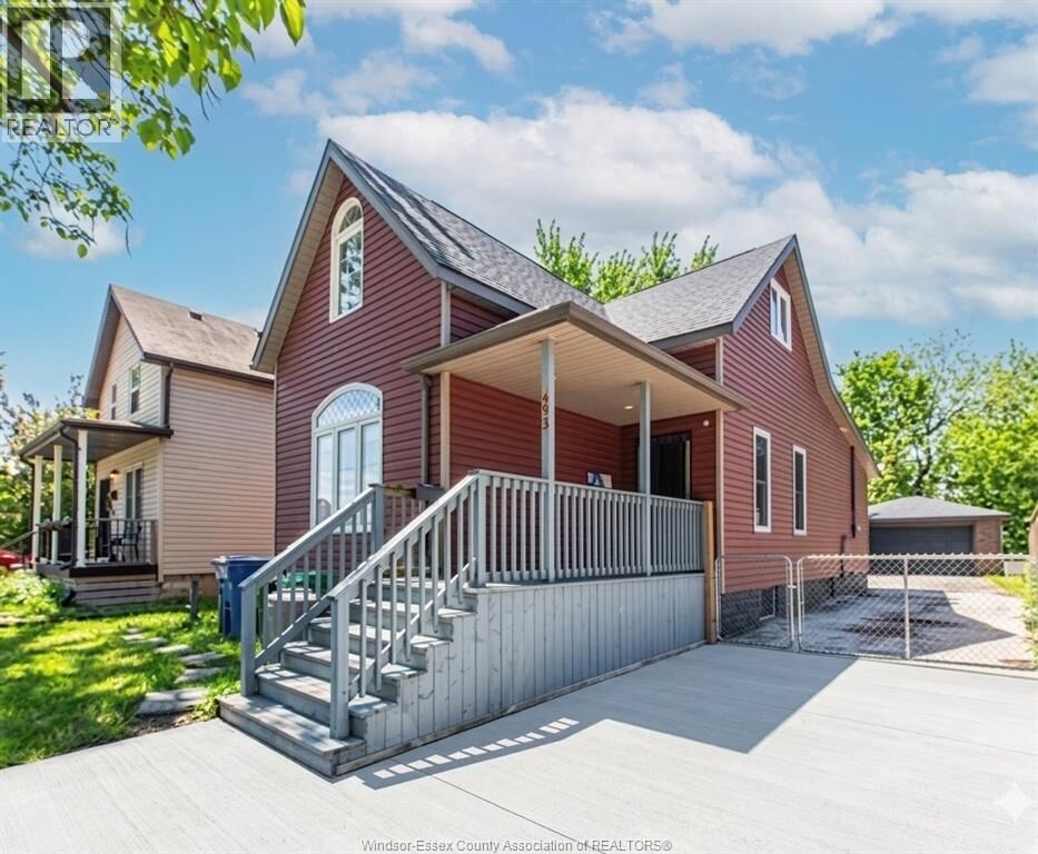 Property Photo:  493 Wellington Avenue Upper  ON N9A 5J3 