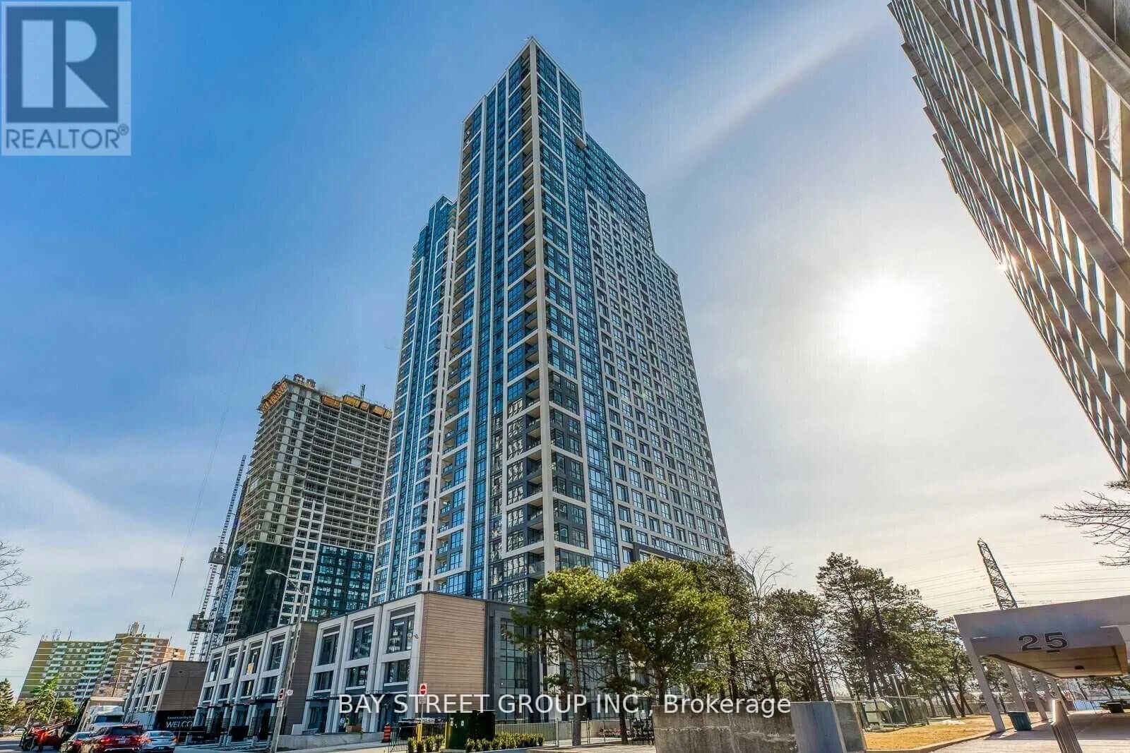 Property Photo:  9 Mabelle Avenue 2915  ON M9A 4X7 