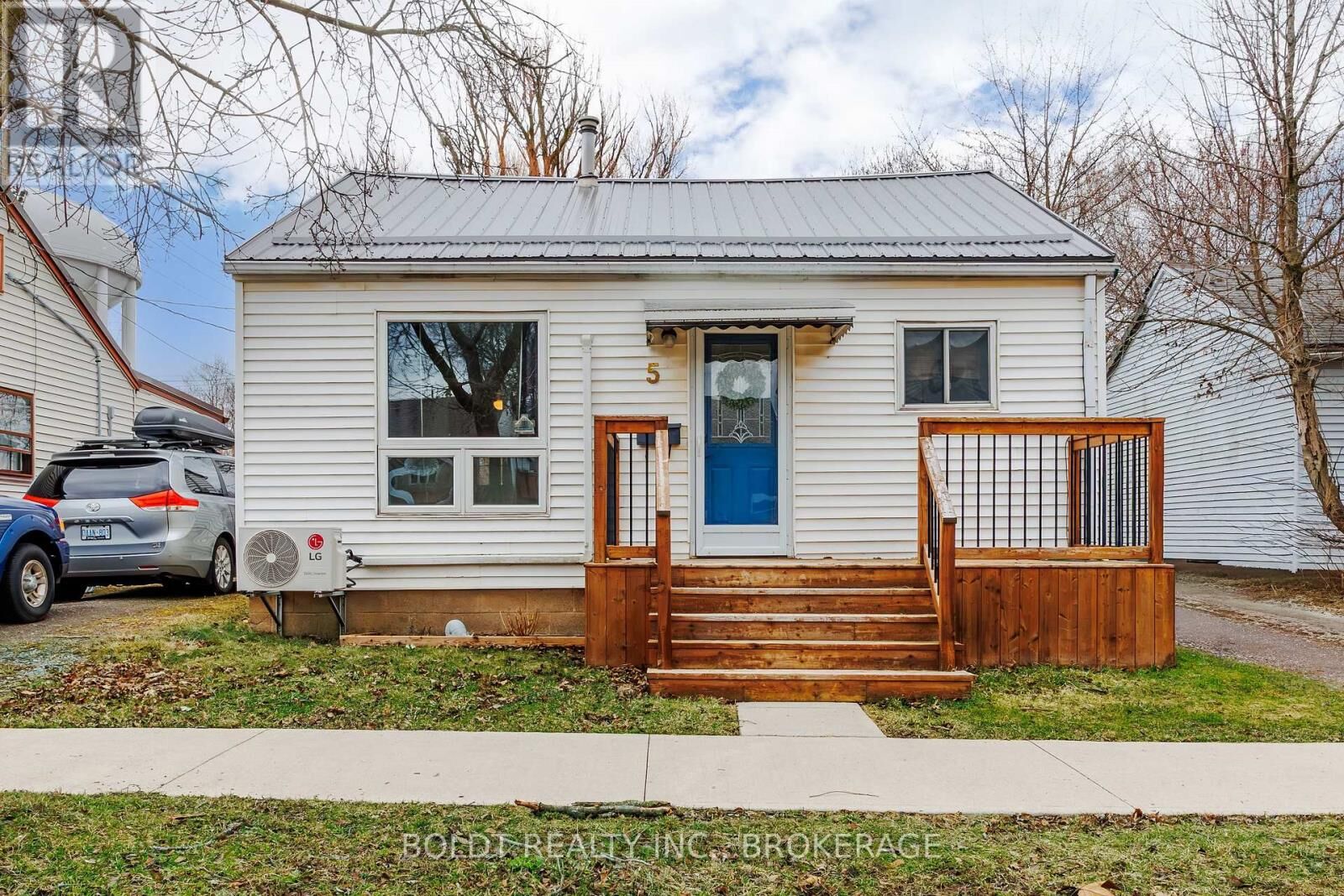 Property Photo:  5 Nelles Road  ON L3B 2P1 