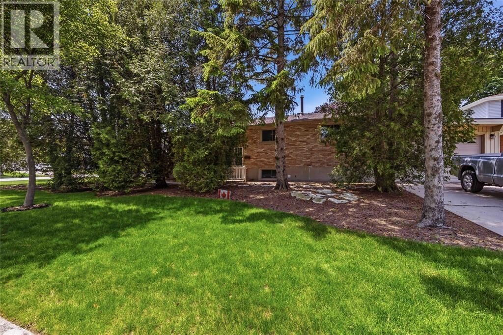 Property Photo: 1561 Mego Court ON N7S 4A9