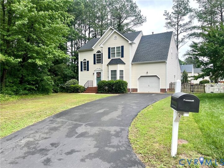 Property Photo: 10517 Park Tree Place VA 23060