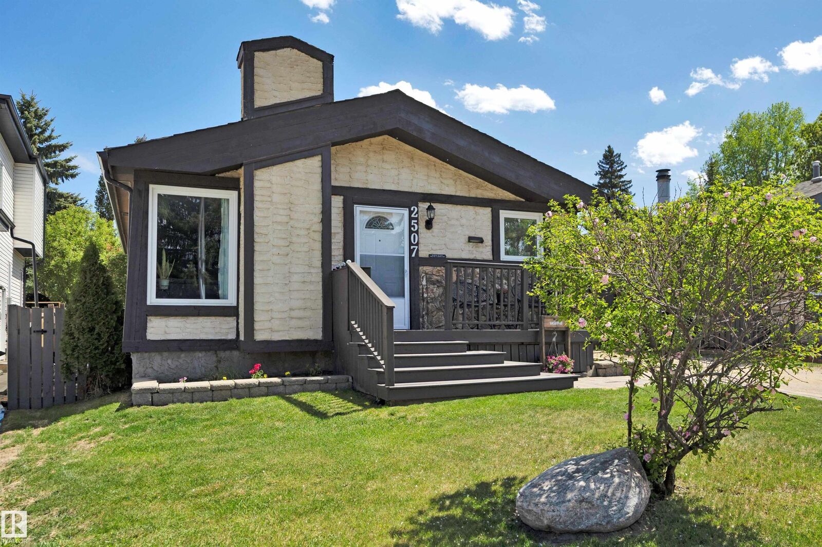 Property Photo: 2507 49A Street NW AB T6L 3X2
