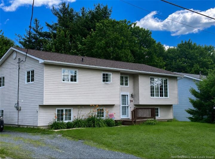 20 Adams Avenue — photo 1