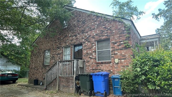 Property Photo: 1203 Hillsboro Street NC 28301