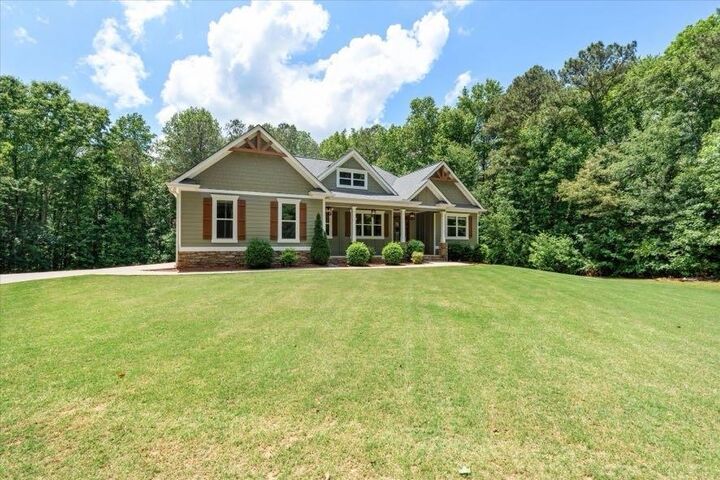 Property Photo:  1001 Glenloch Road  GA 30170 