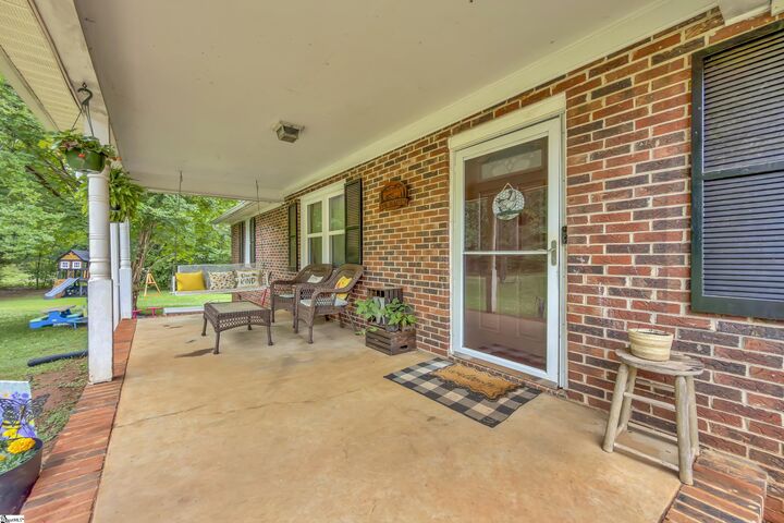 Property Photo:  101 Newman Drive  SC 29365 