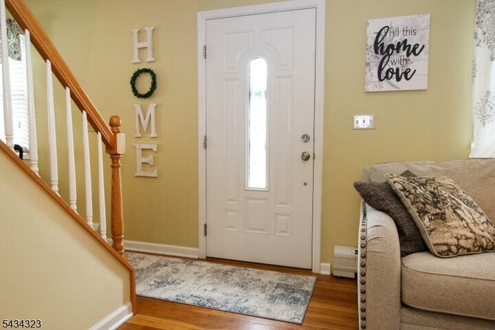 Property Photo:  6 Knollwood Rd  NJ 07512 