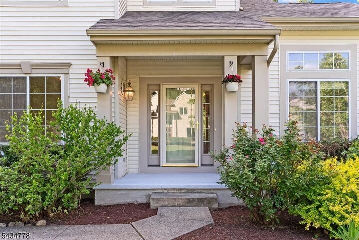 Property Photo:  6 Crestwood Cir  NJ 07828 
