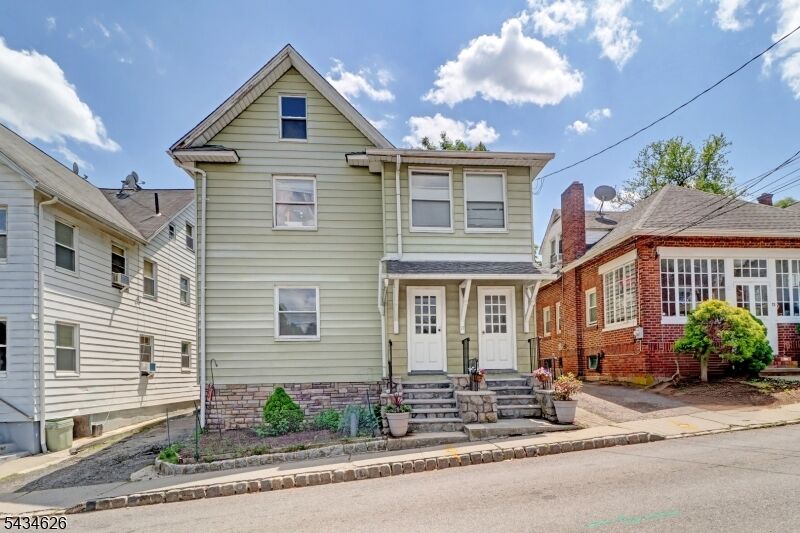 Property Photo:  17 Logan Pl  NJ 07960 