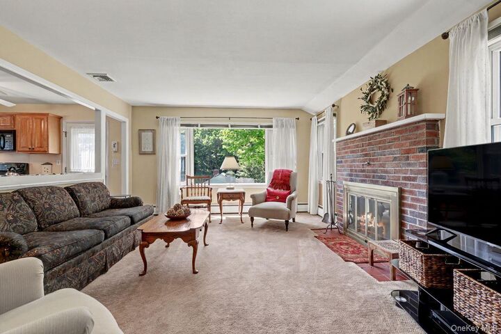 Property Photo:  22 Manor Way  NY 10509 