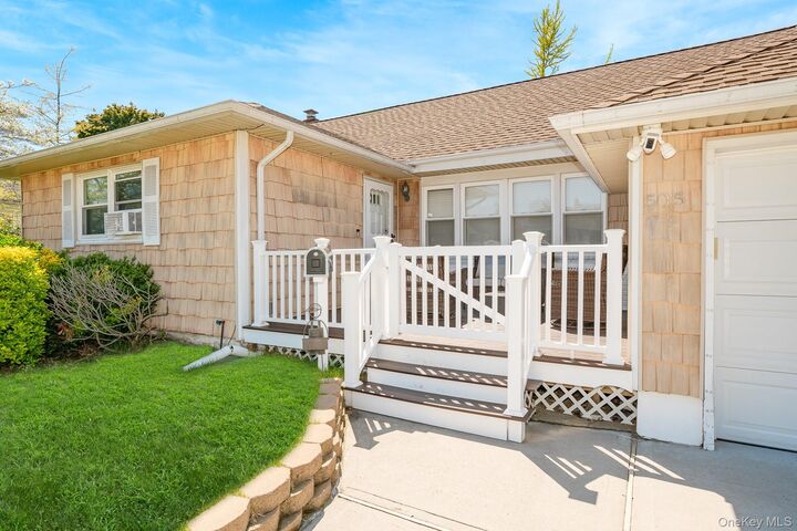 Property Photo:  505 Lariat Lane  NY 11714 