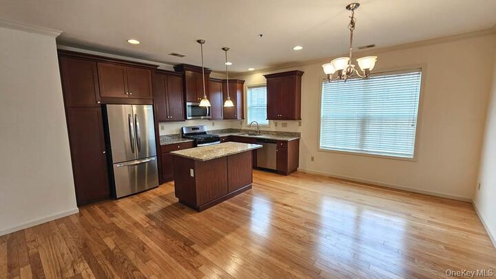 Property Photo:  305 Canter Court  NY 10924 