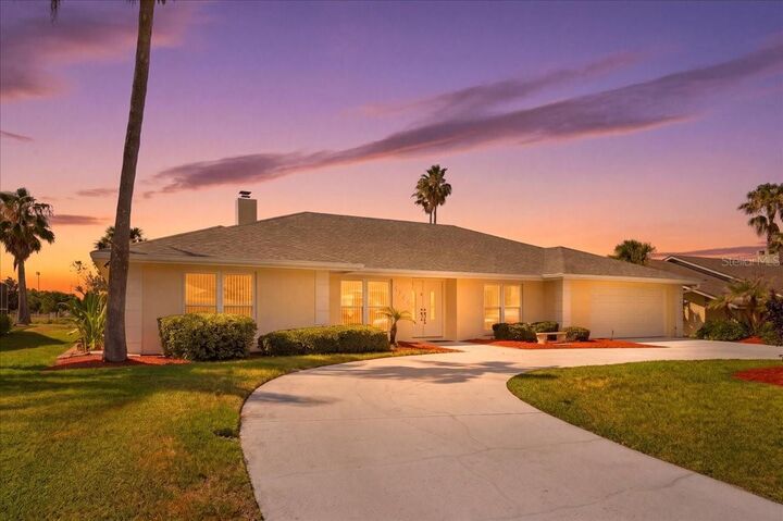 Property Photo: 4144 Staffordshire Drive FL 33809