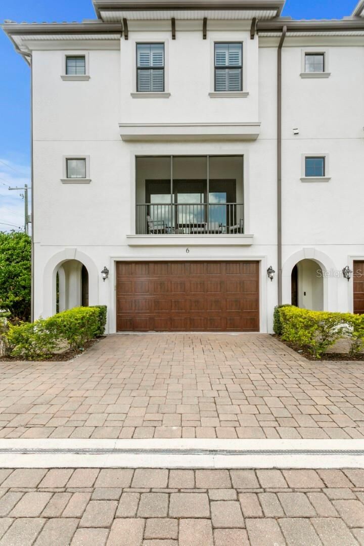 Property Photo:  3215 W De Leon Street 6  FL 33609 