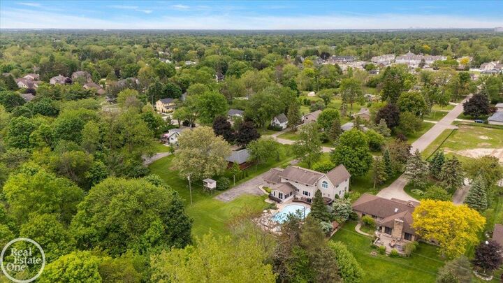 Property Photo:  88 Aspinwall Drive  MI 48098 