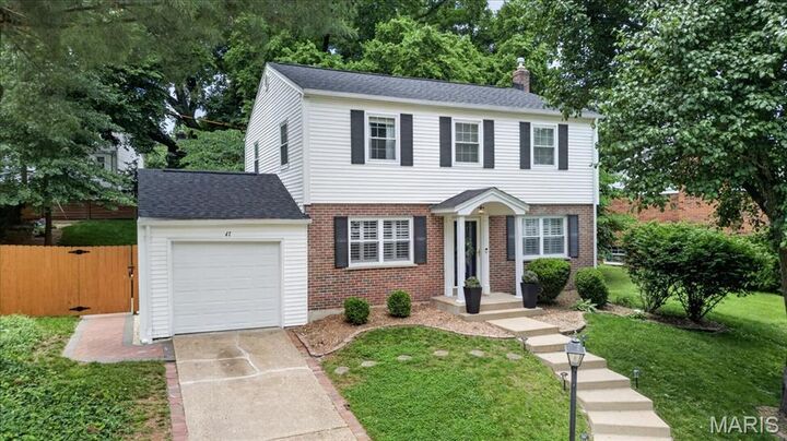 Property Photo:  47 E Glenwood Lane  MO 63122 