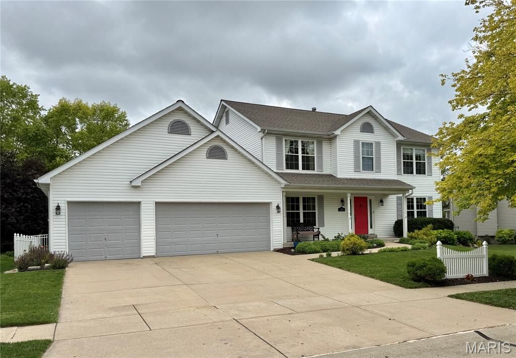 Property Photo: 225 E Governor Place MO 63301