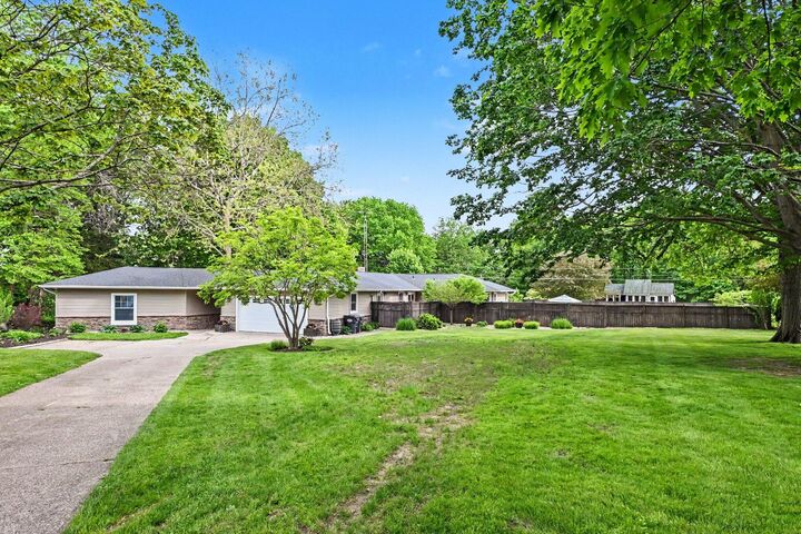 Property Photo: 1086 Brunn Avenue MI 49085