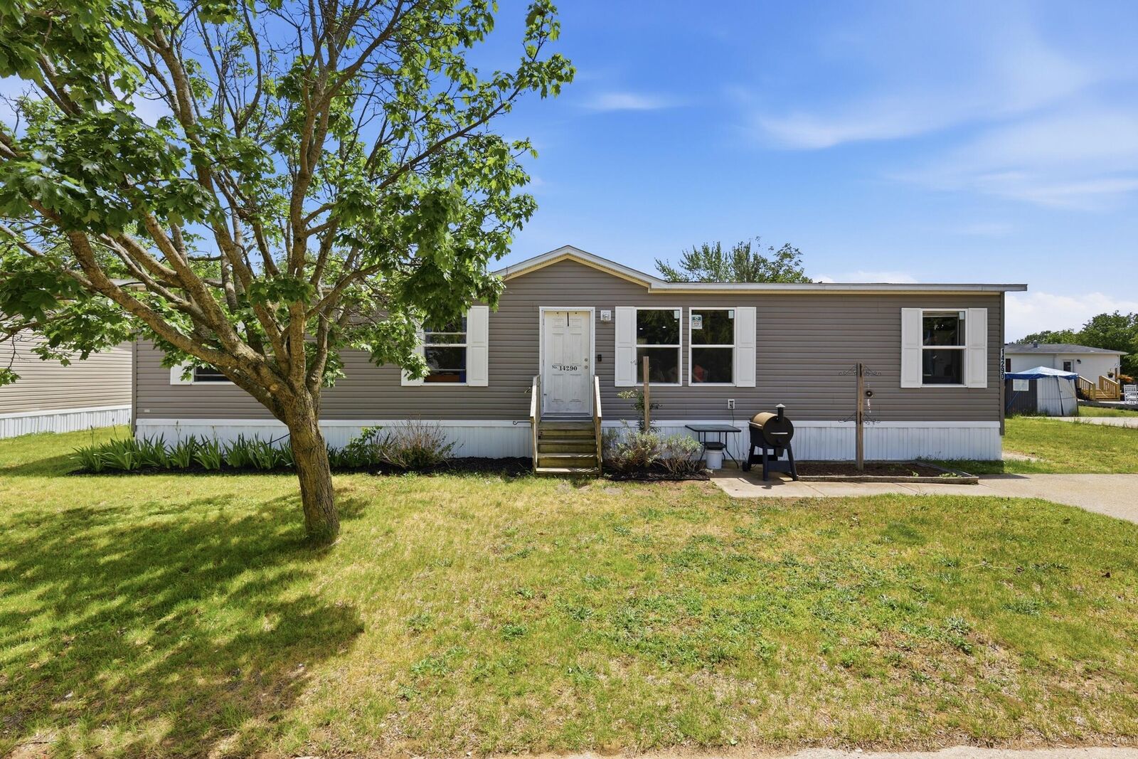 Property Photo:  14290 Newport Drive  MI 49460 