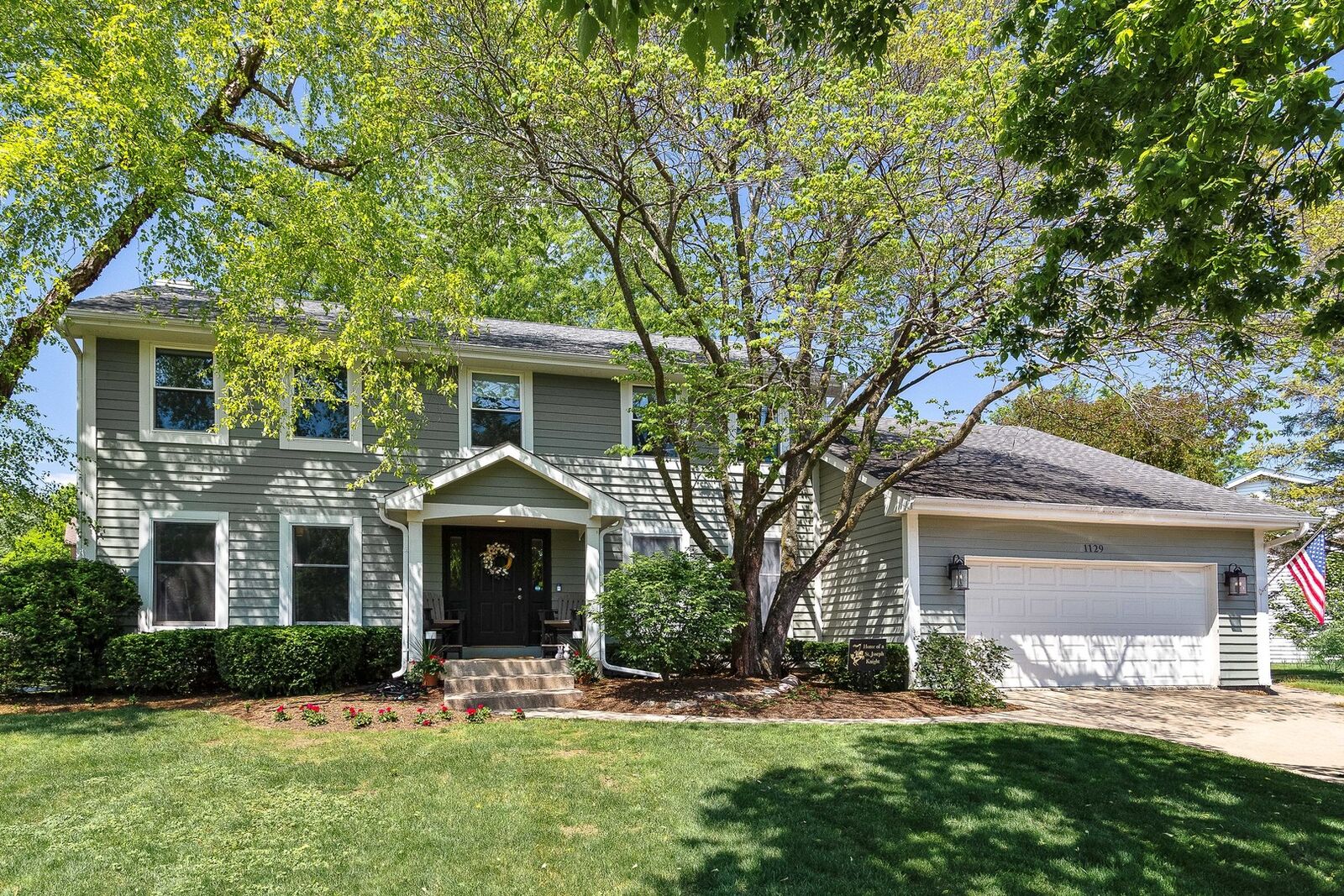 Property Photo:  1129 Tamarack Lane  IL 60048 