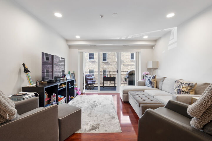 Property Photo:  8000 Kilpatrick Avenue 2E  IL 60076 