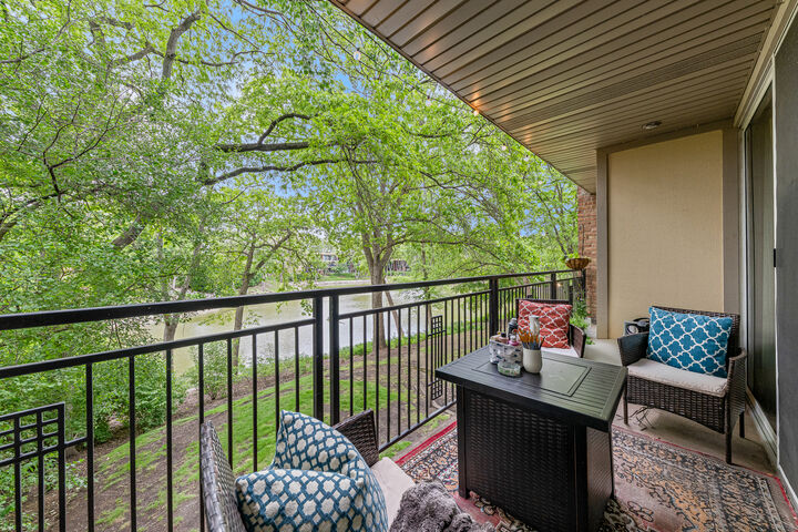 Property Photo:  6015 Forest View Road 2A  IL 60532 