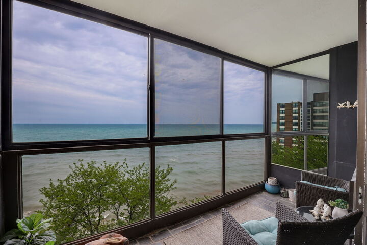 Property Photo: 1500 Sheridan Road 7E IL 60091