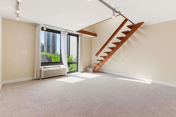 Property Photo: 1221 N Dearborn Street 602N IL 60610