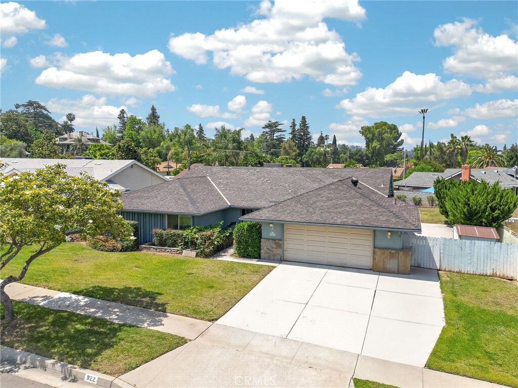 Property Photo:  922 S Eureka  CA 92373 