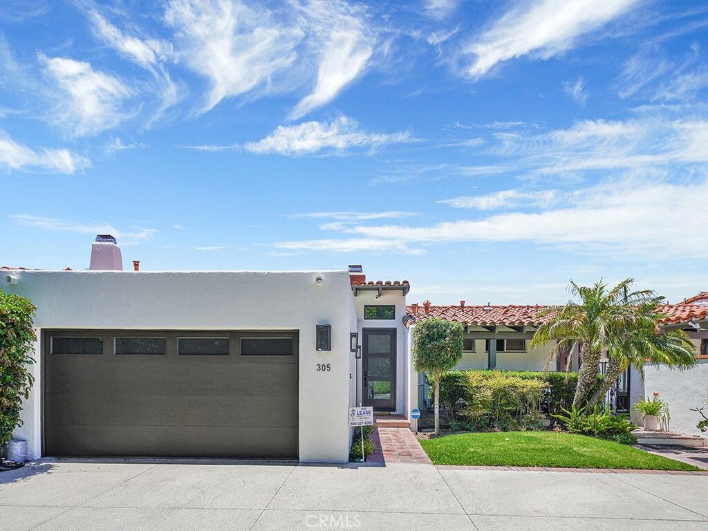 Property Photo:  305 Avenida Cerritos  CA 92660 