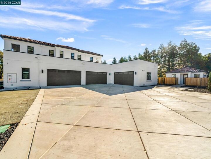 Property Photo:  24 Noble Oaks Ln  CA 94506 