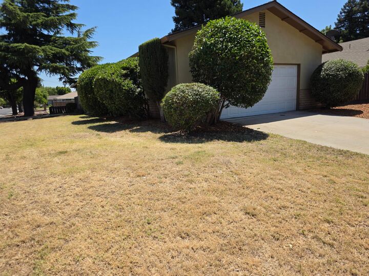 Property Photo: 3712 E Orangeburg Avenue CA 95355