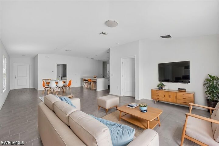 Property Photo:  4007 San Clemente Court  FL 33917 