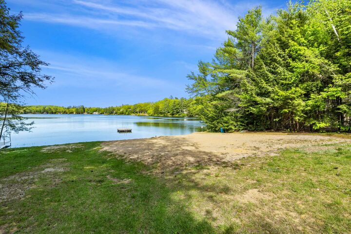 Property Photo: 9 Red Oak Road NH 03218