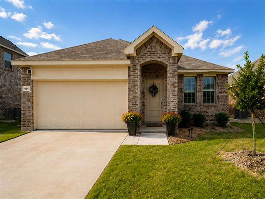 Property Photo:  604 Hackney Drive  TX 75407 