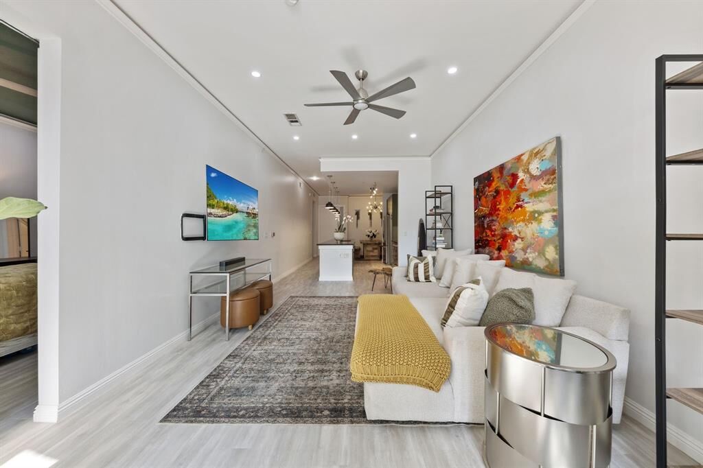 Property Photo: 2950 McKinney Avenue 102 TX 75204