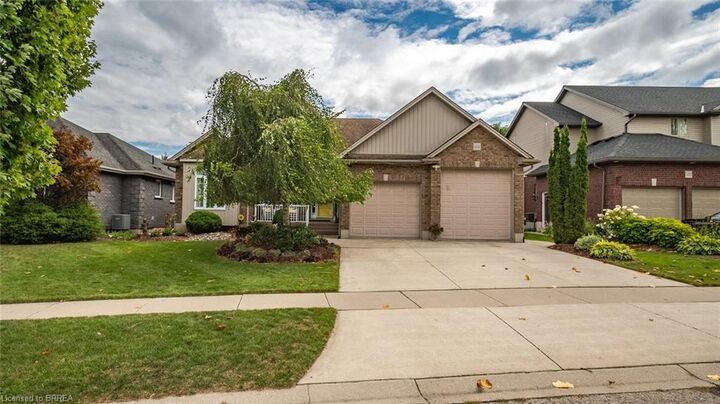 424 Lakeview Drive — photo 1