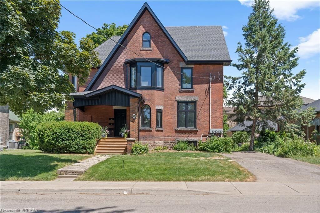 Property Photo:  16 Arthur Street 2A  ON N3S 3H3 