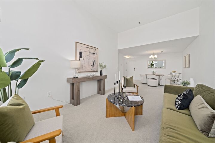 Property Photo:  76 Elm St 114  MA 02130 
